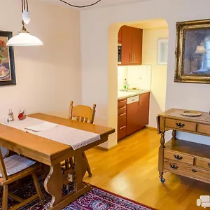  Apartment Steingasse